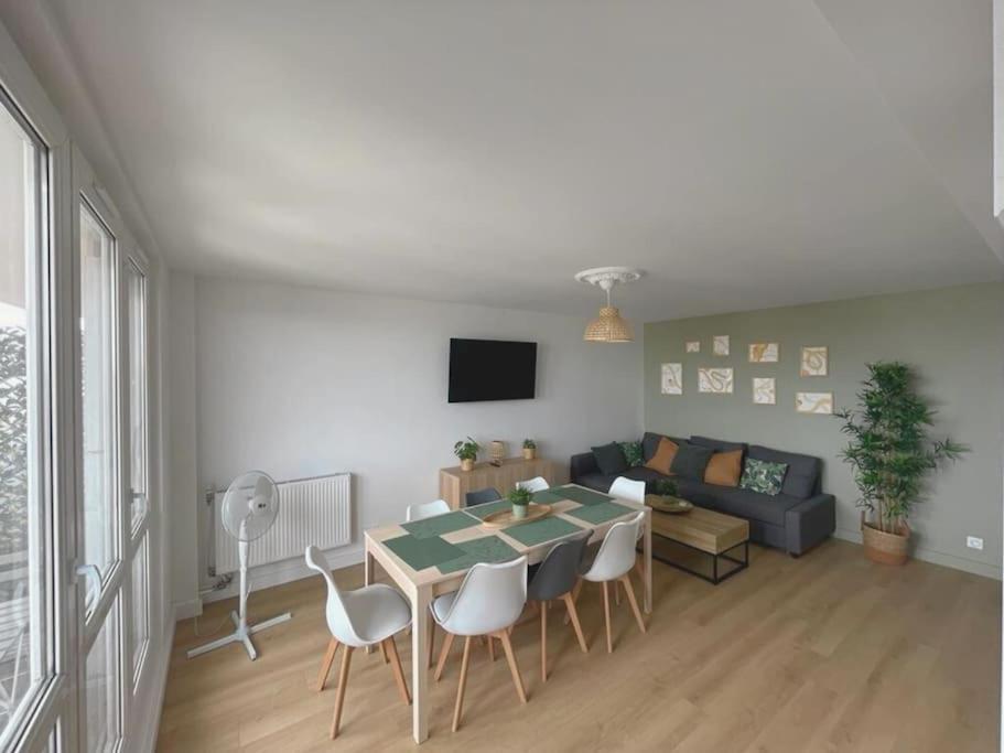 9 Mi From Stade De France - Charming 5-Room Saint-Denis-en-Margeride Exterior foto